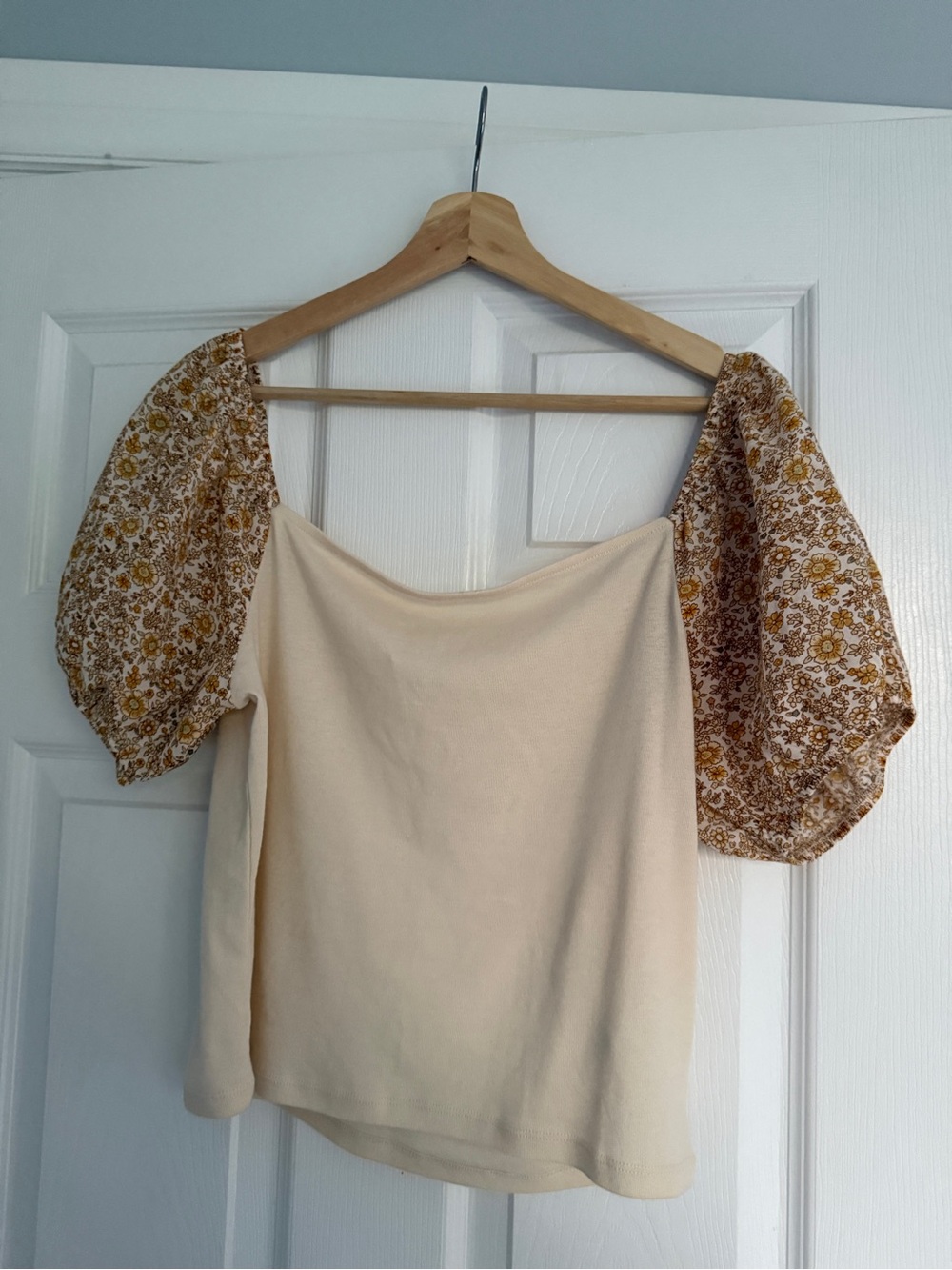 American Eagle Outfitters Cream Puff-Sleeve Blouse with Mustard Floral Sleeves